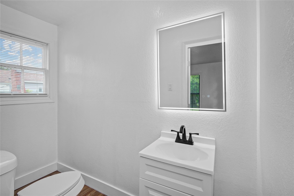 1203 W 6th Street - Photo 21