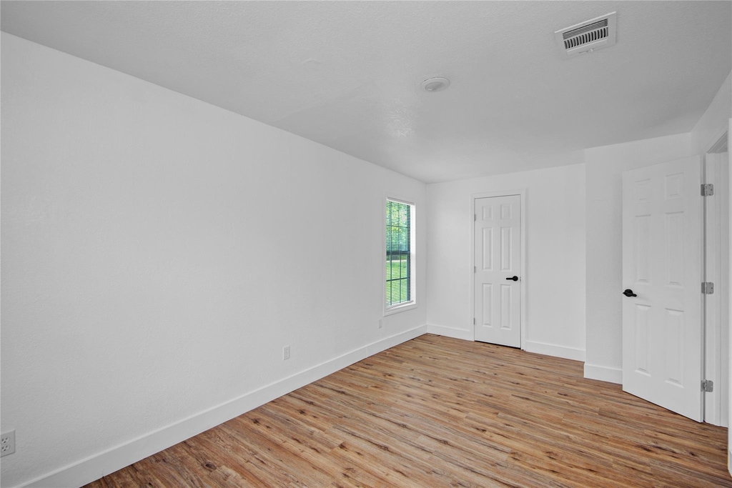 1203 W 6th Street - Photo 19