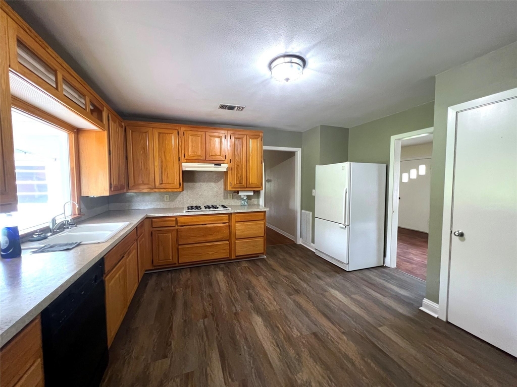 2206 Nancy Lou Street - Photo 8