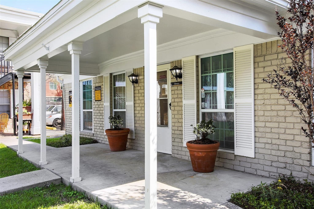 8800 Gulf Freeway - Photo 10