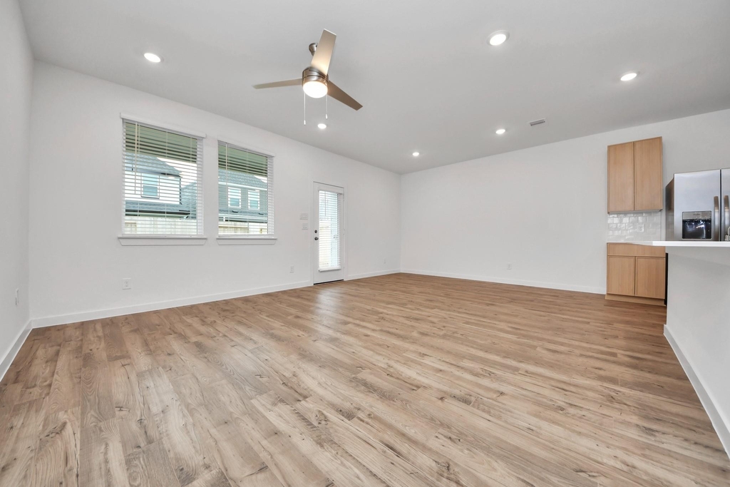 3538 Shearwater Street - Photo 8