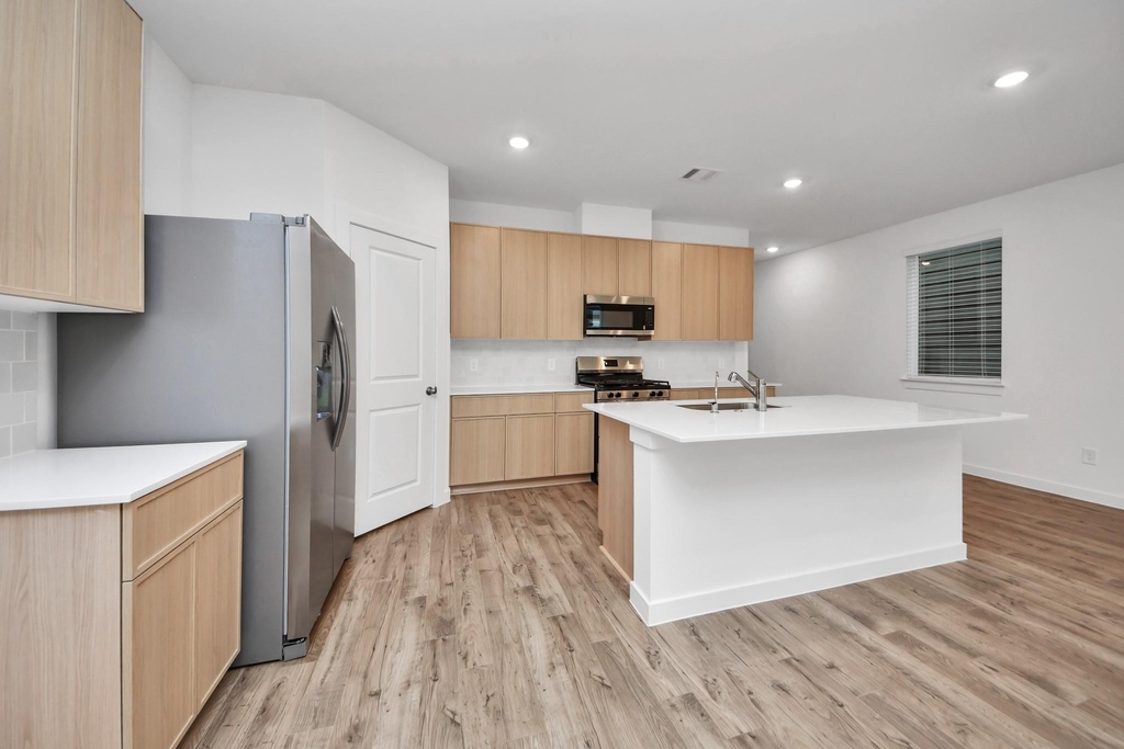 3538 Shearwater Street - Photo 4
