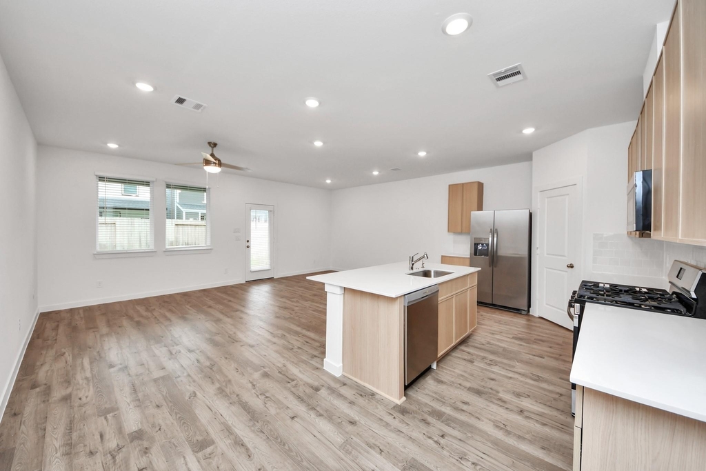 3538 Shearwater Street - Photo 7
