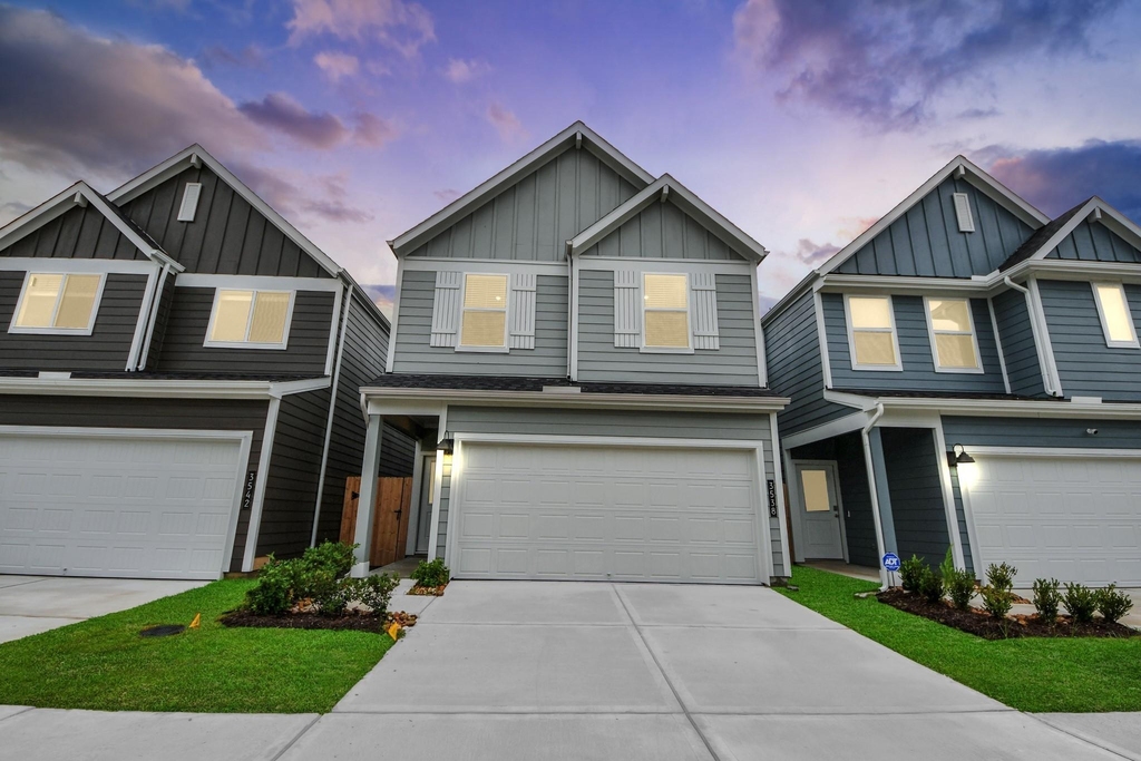 3538 Shearwater Street - Photo 1
