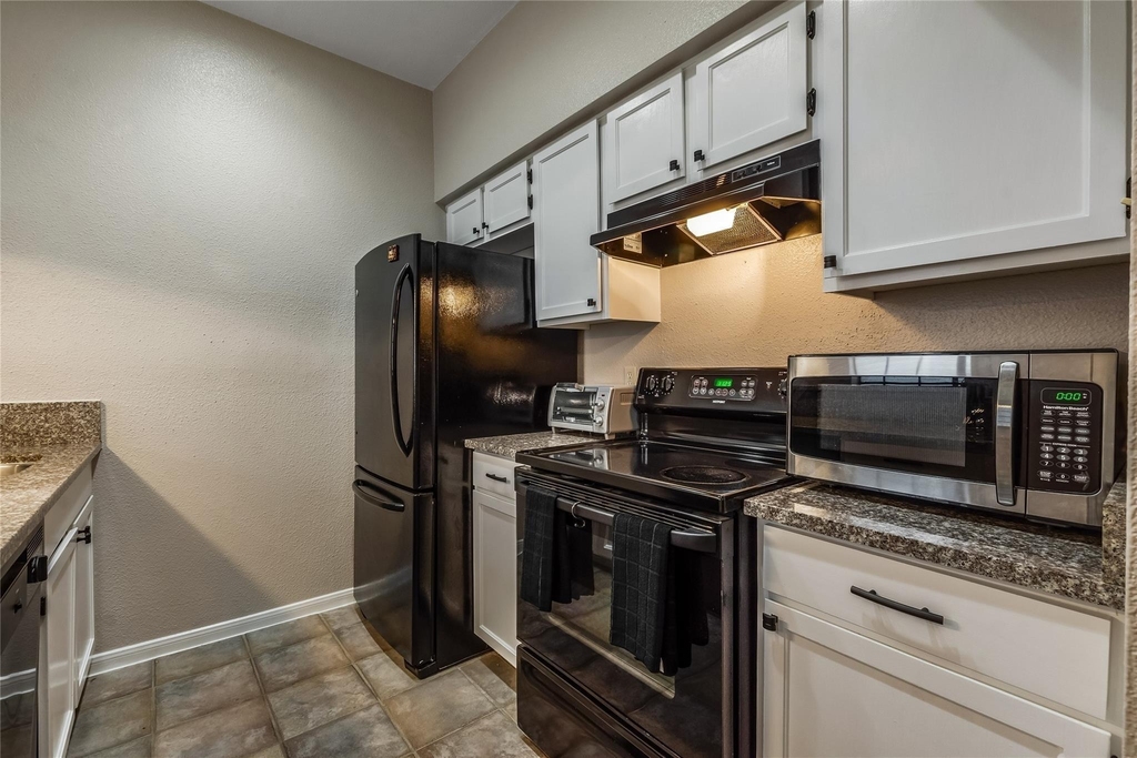 8055 Cambridge Street - Photo 9