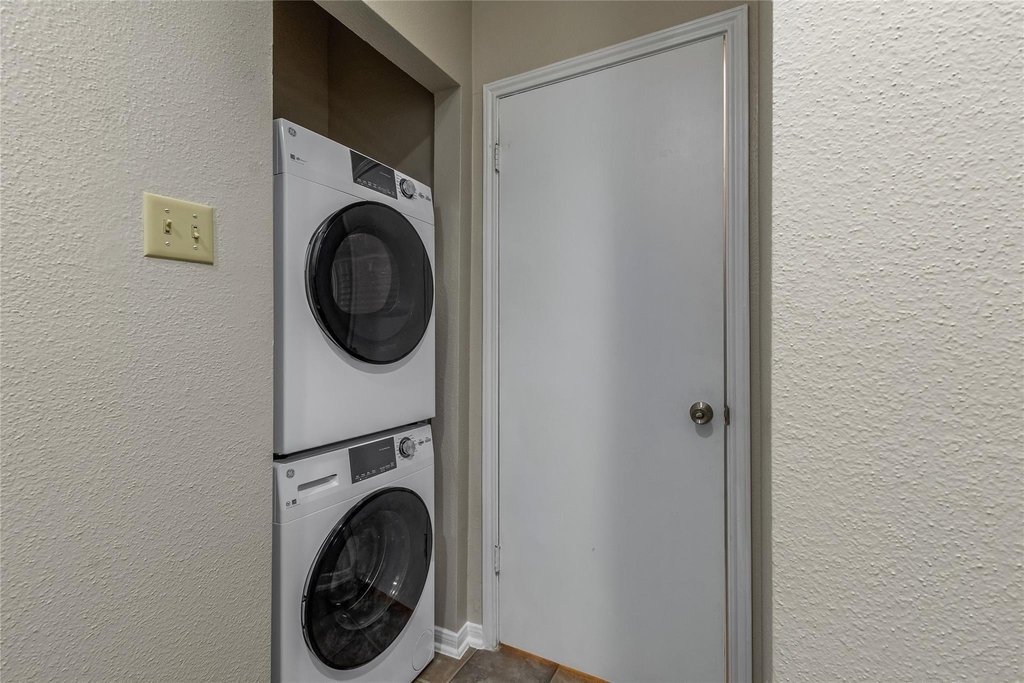 8055 Cambridge Street - Photo 14