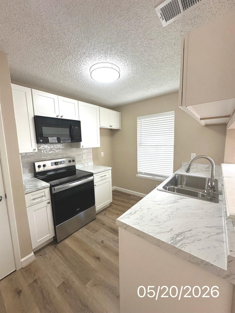 17712 Northhagen Drive - Photo 1