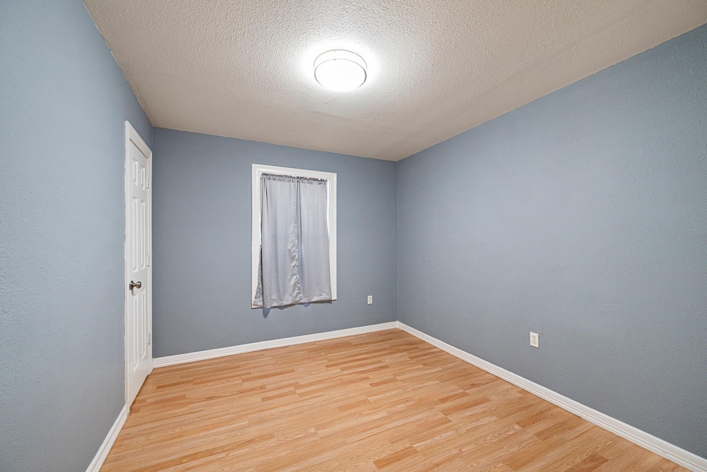 7815 Harding Street - Photo 18