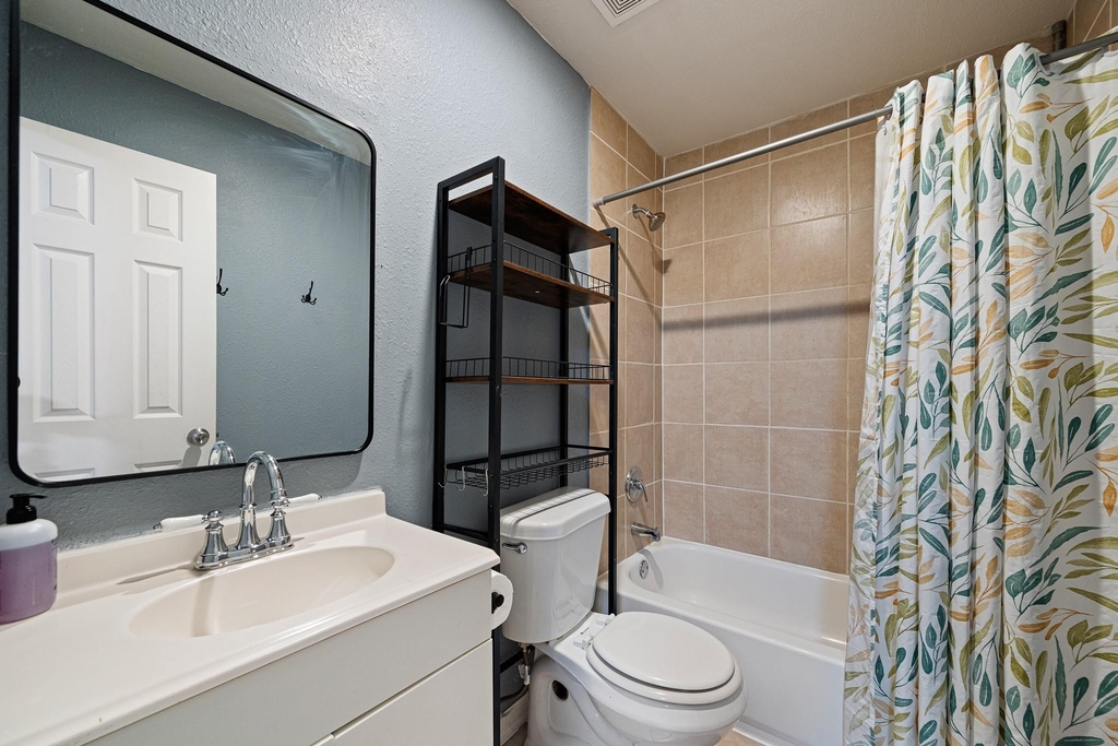 7815 Harding Street - Photo 17