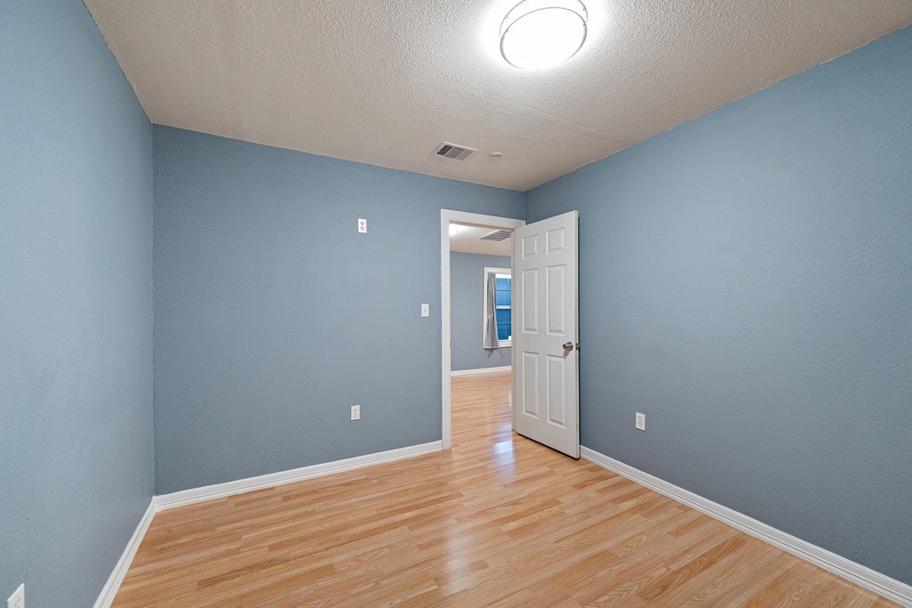 7815 Harding Street - Photo 19