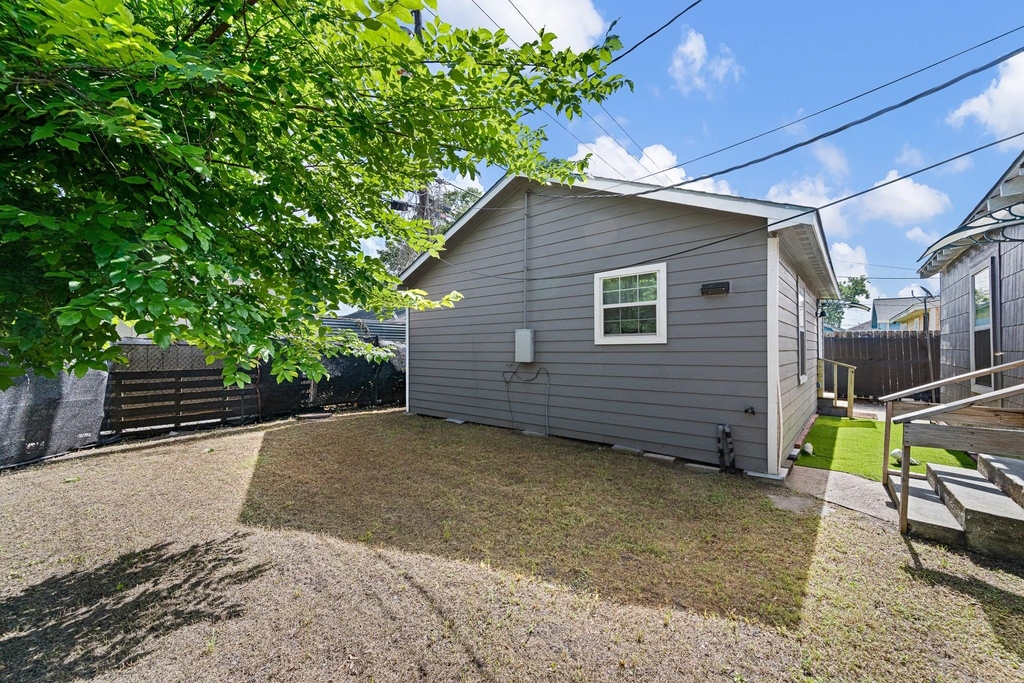 7815 Harding Street - Photo 2