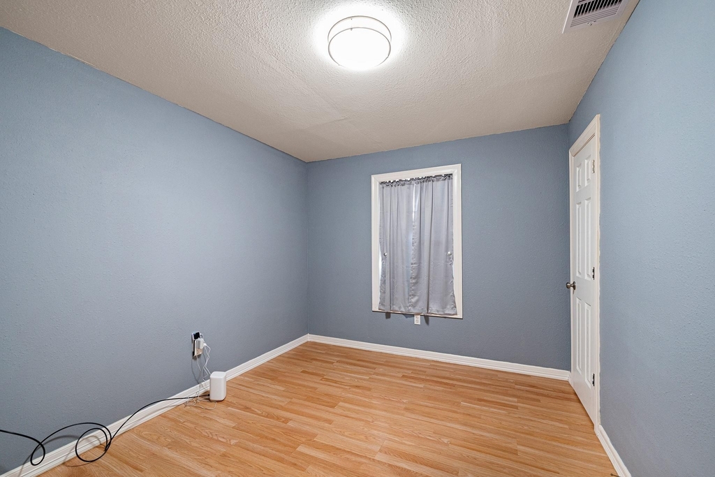 7815 Harding Street - Photo 15