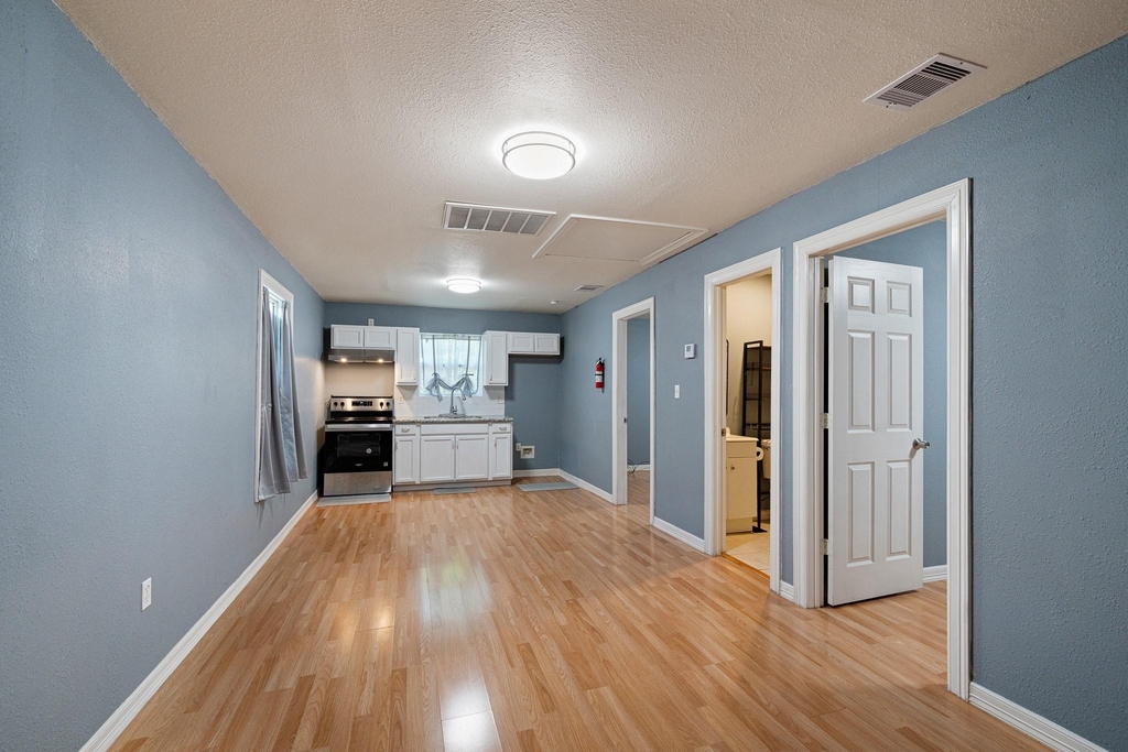 7815 Harding Street - Photo 5