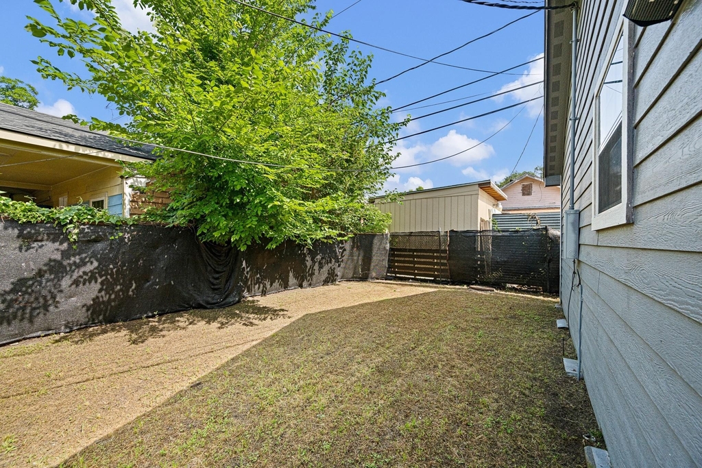 7815 Harding Street - Photo 3