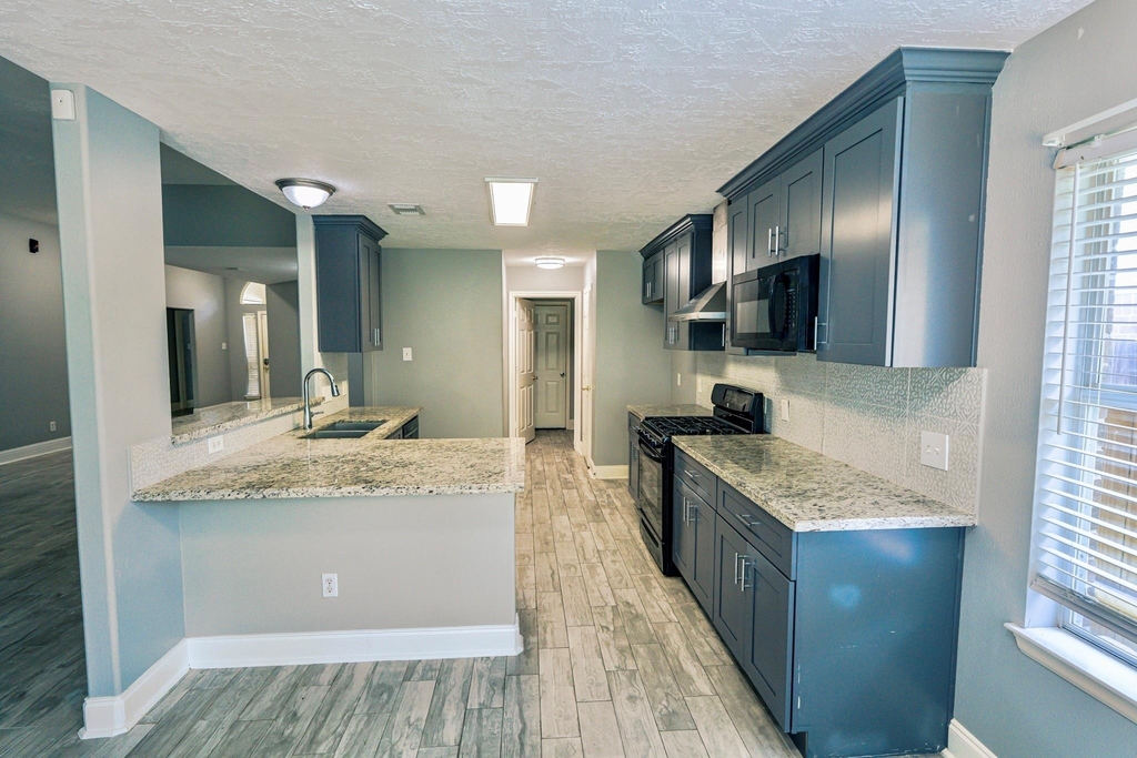 3231 Candlepine Drive - Photo 4