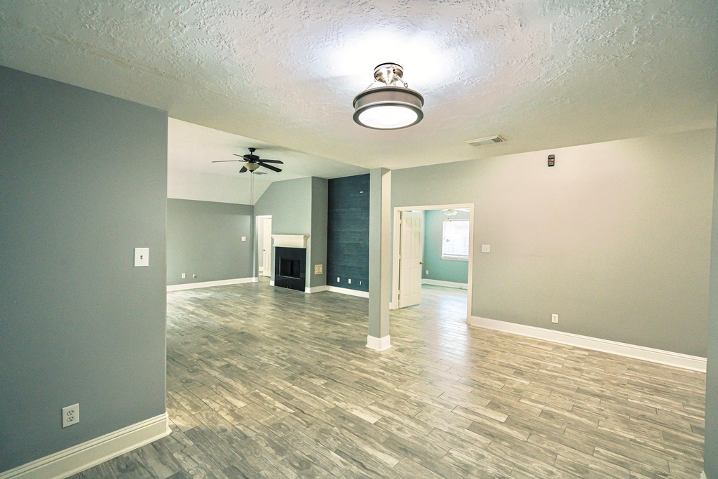 3231 Candlepine Drive - Photo 3