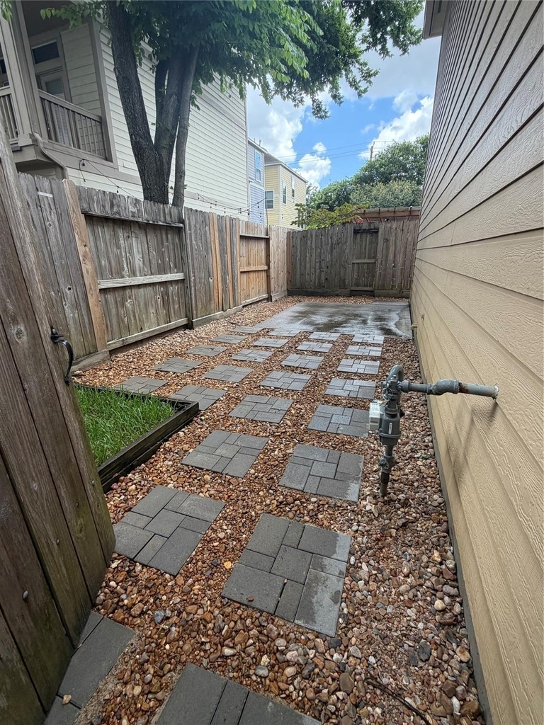 1421 W 26th Street - Photo 15