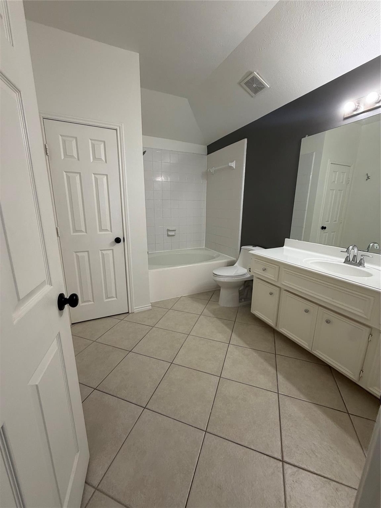 1421 W 26th Street - Photo 10