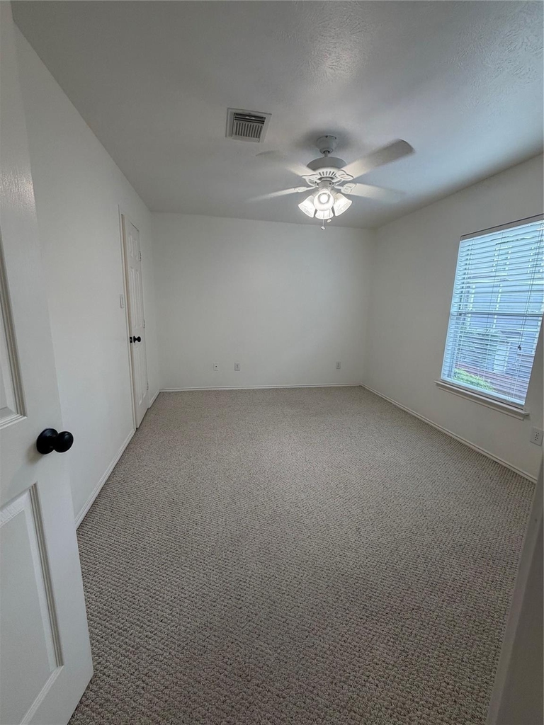 1421 W 26th Street - Photo 12