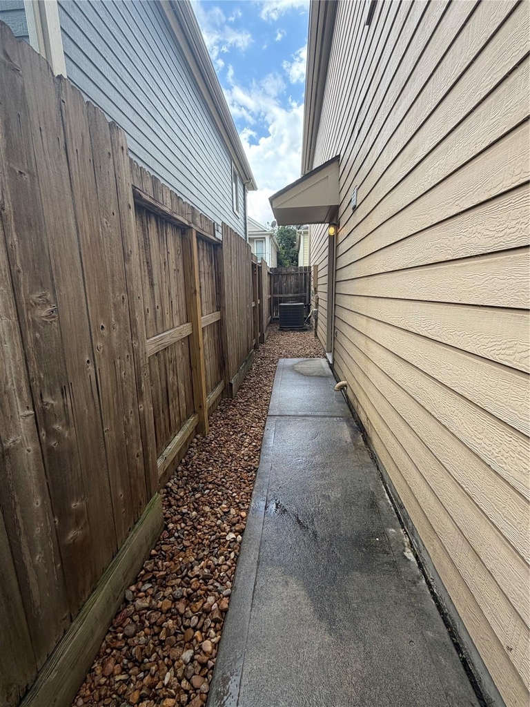 1421 W 26th Street - Photo 17