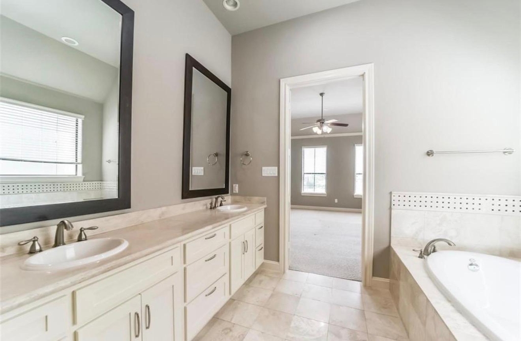 9642 Knight Road - Photo 4