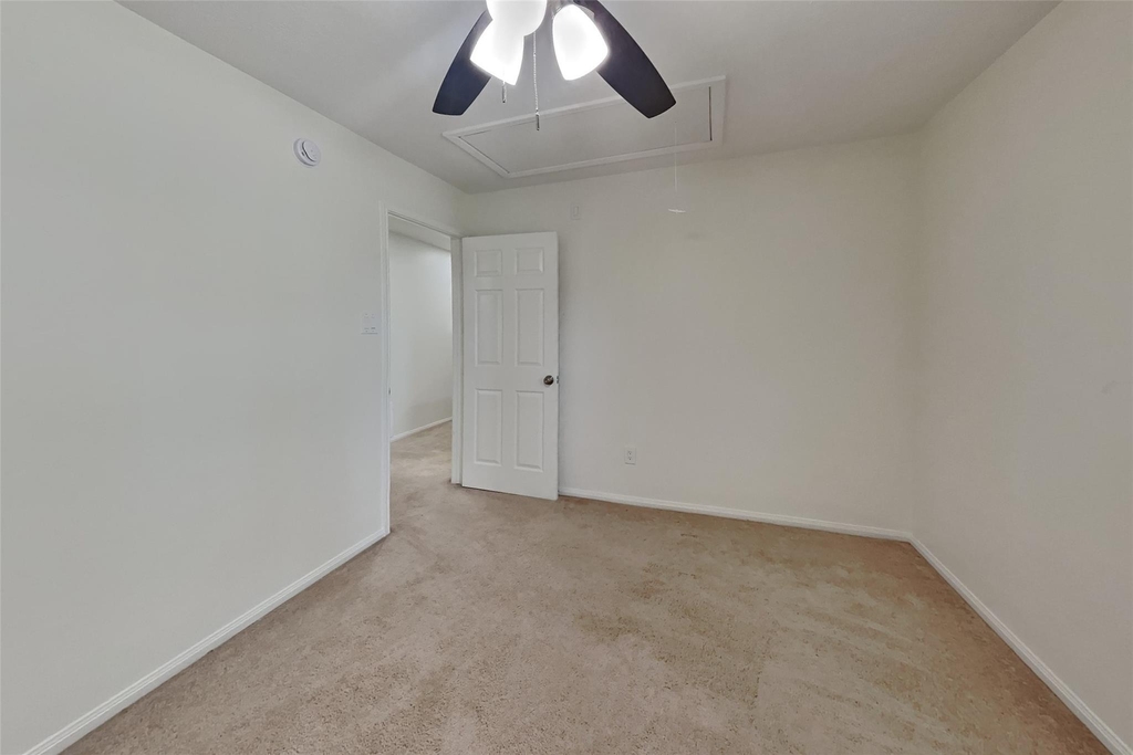 1611 Sterling Village Drive - Photo 11