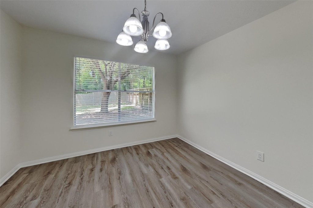 1611 Sterling Village Drive - Photo 4
