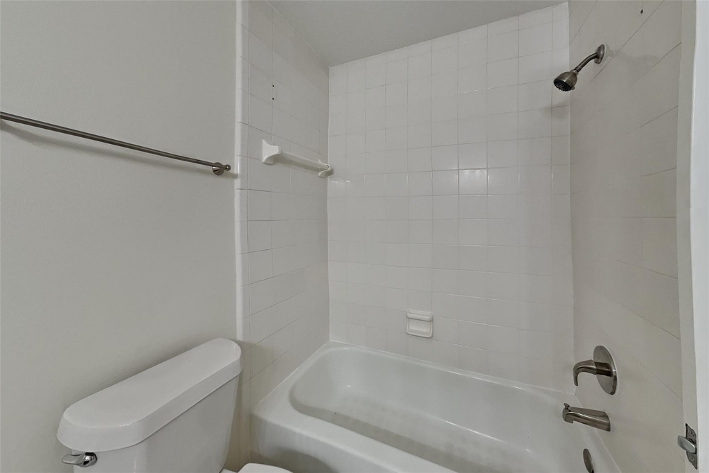 1611 Sterling Village Drive - Photo 15