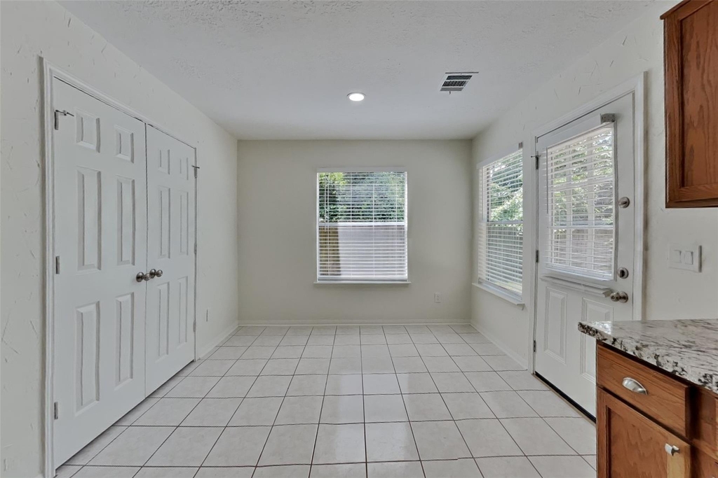 1611 Sterling Village Drive - Photo 3