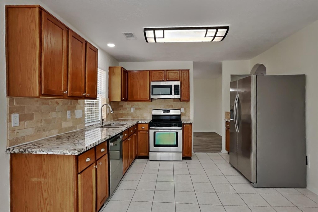 1611 Sterling Village Drive - Photo 2