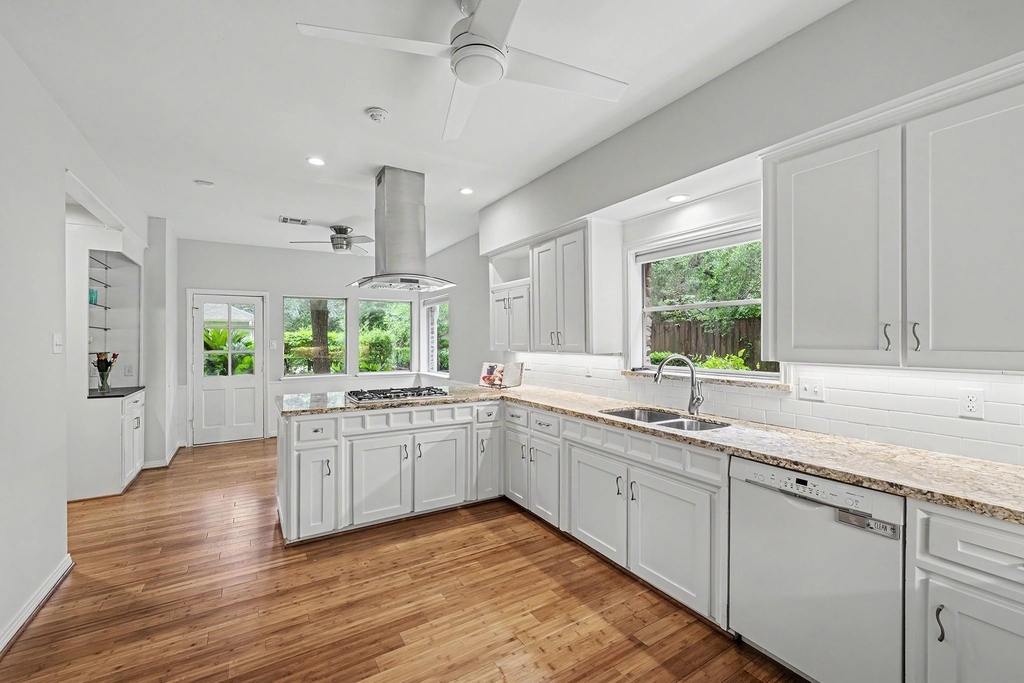 10811 Hunters Forest Drive - Photo 7