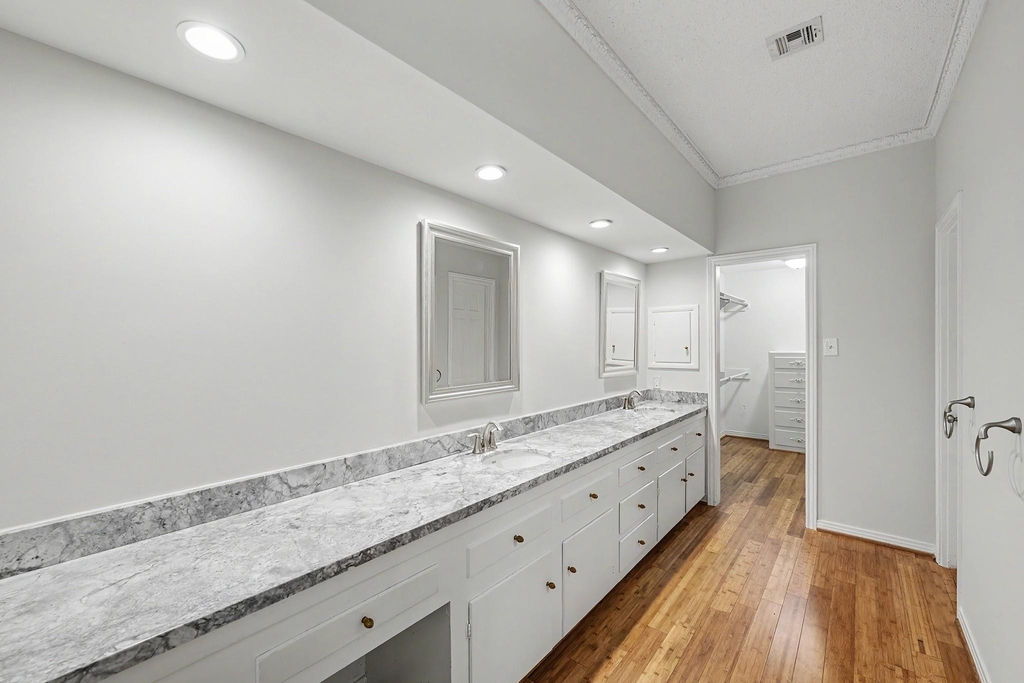 10811 Hunters Forest Drive - Photo 15