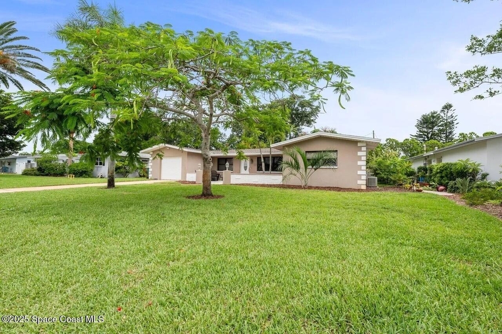 340 Greenway Avenue - Photo 1
