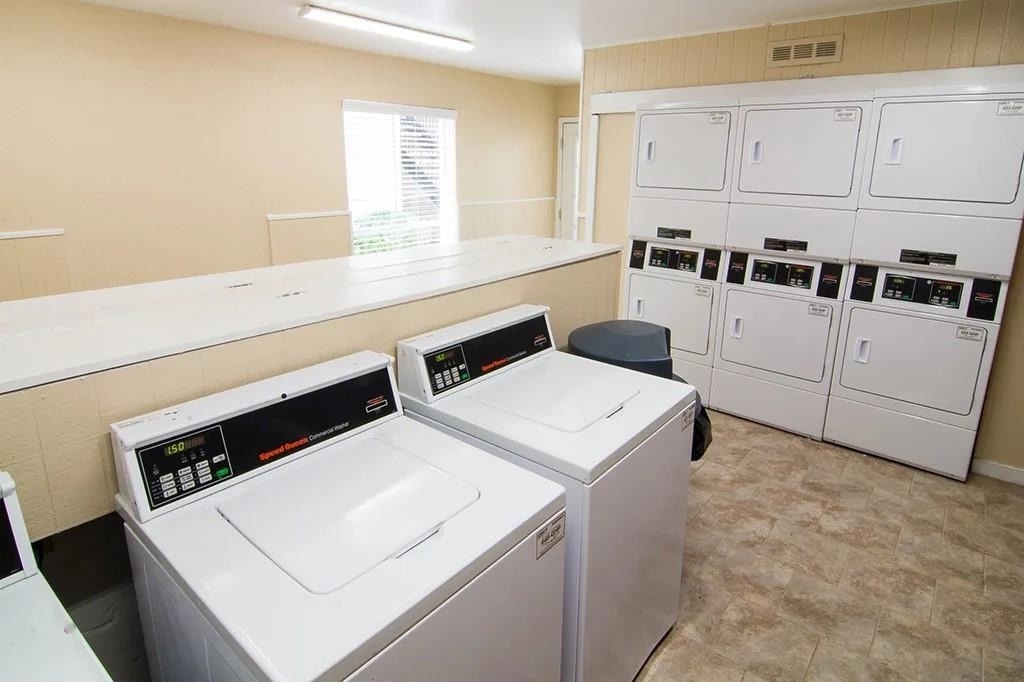 424 S Bender Avenue - Photo 9
