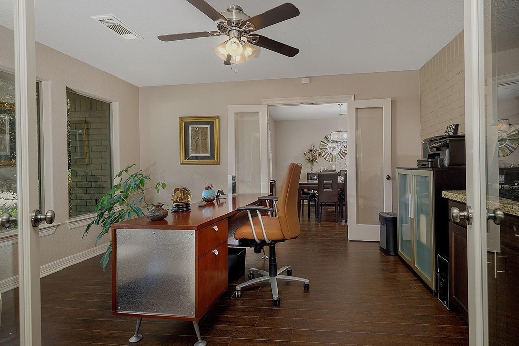 4 Postvine Court - Photo 4