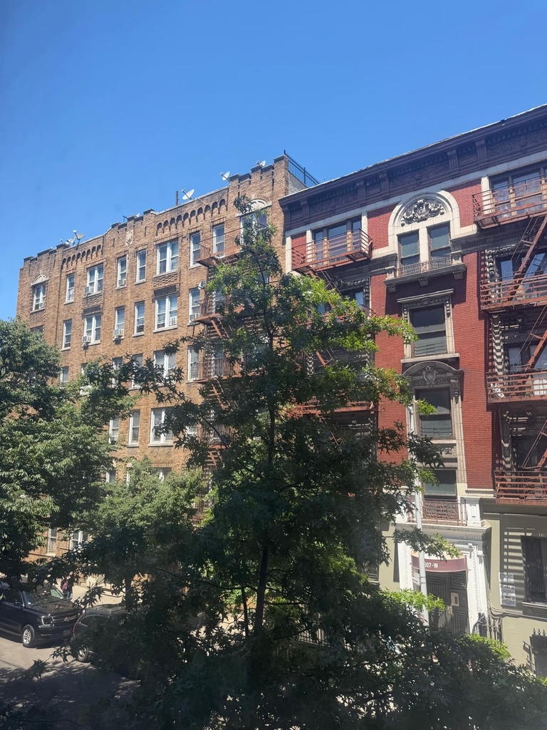 West 184th Street - Photo 10