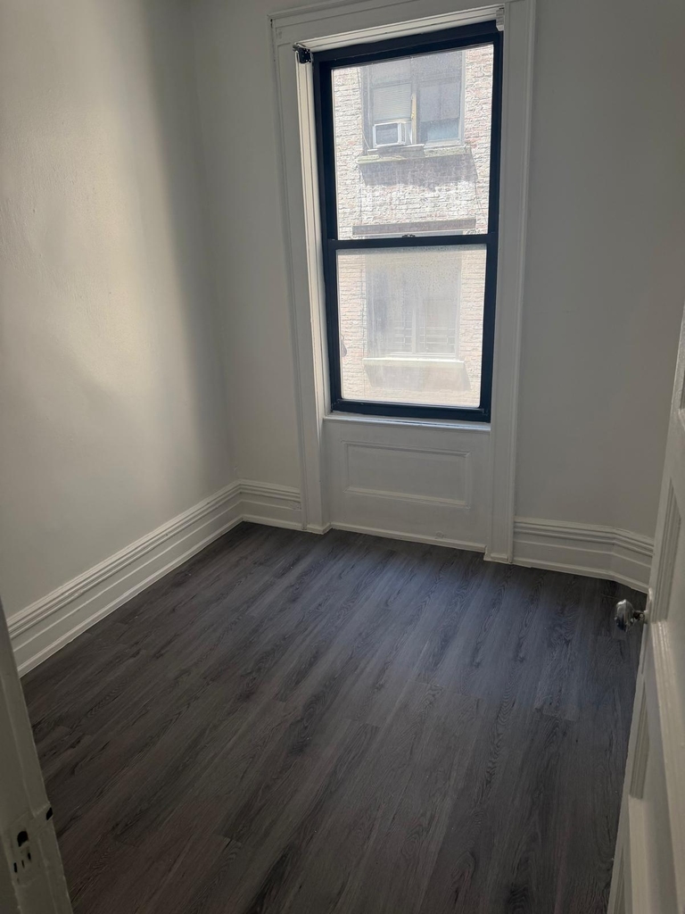 West 184th Street - Photo 6