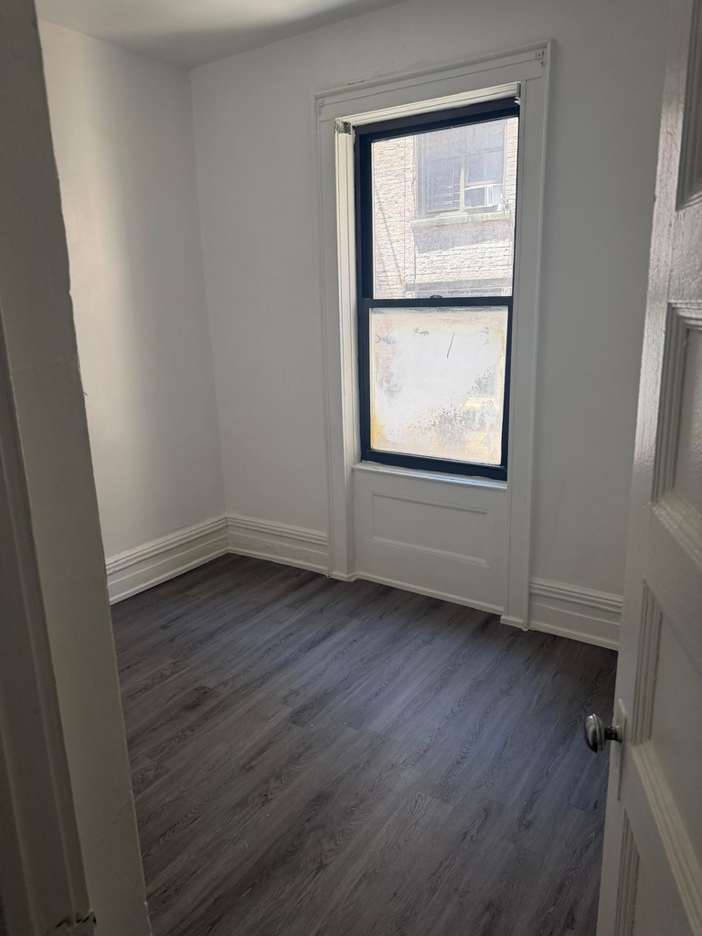 West 184th Street - Photo 11