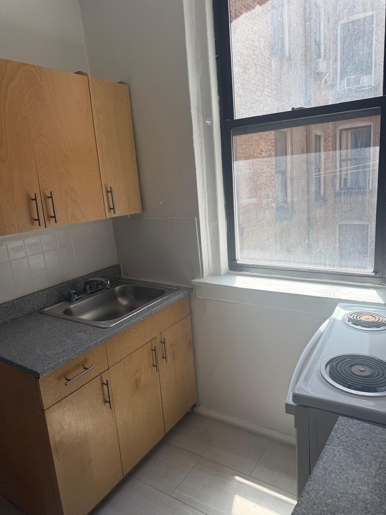 West 184th Street - Photo 1