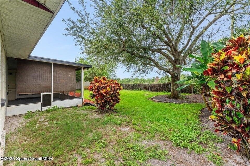 1527 Spruce Road - Photo 15