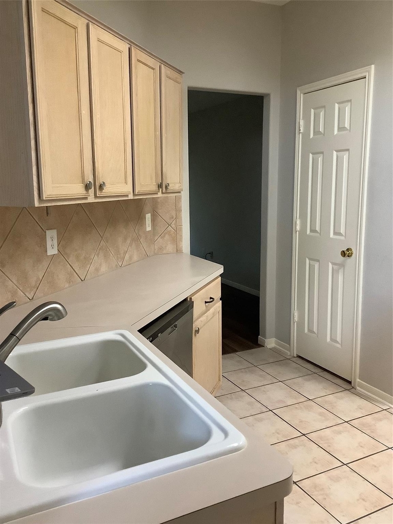 18215 Major Glen Circle - Photo 2