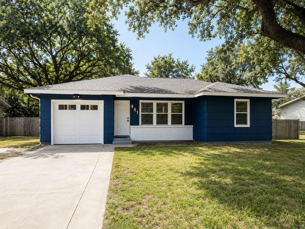 411 Frankie Street - Photo 0
