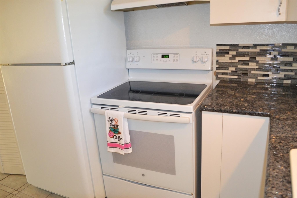 12100 Melville Drive - Photo 4