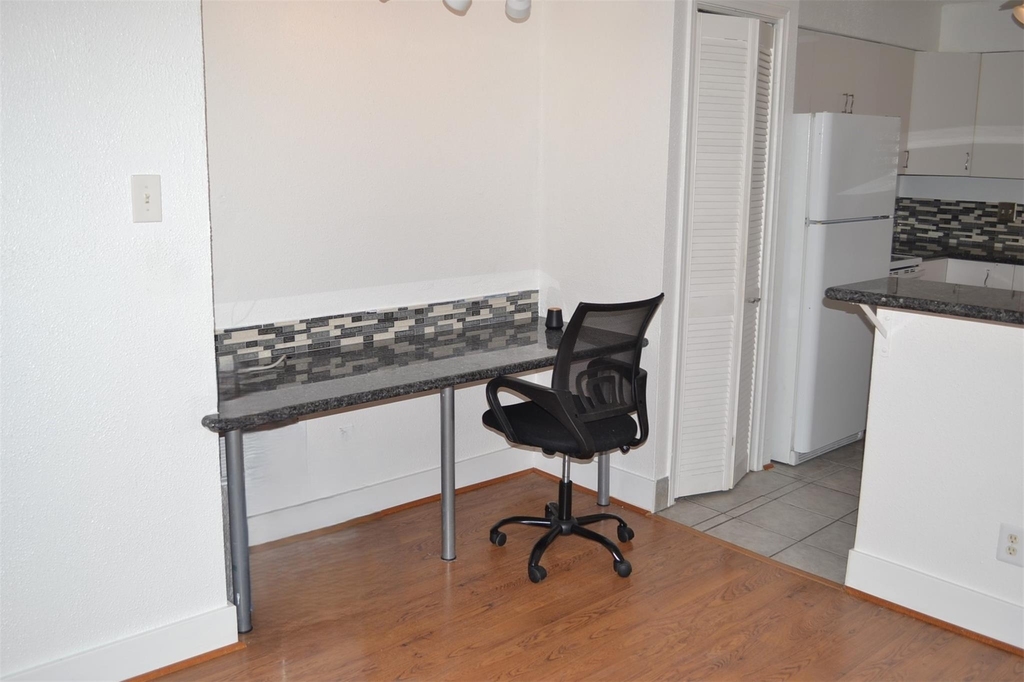 12100 Melville Drive - Photo 9