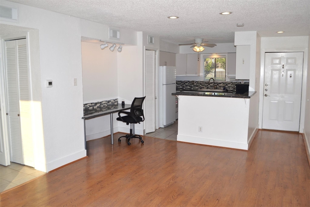 12100 Melville Drive - Photo 6