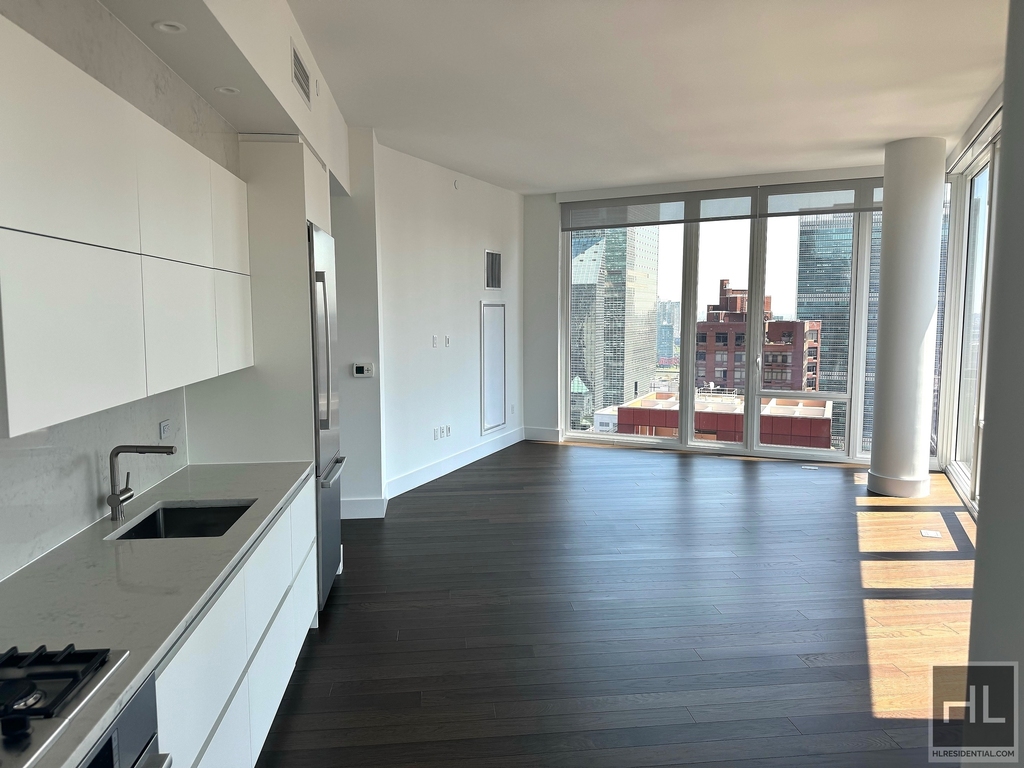 East 44th Street - Photo 3