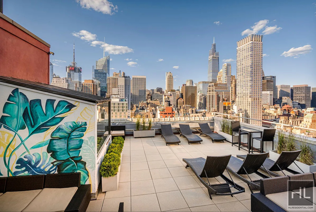West 34th Street - Photo 0