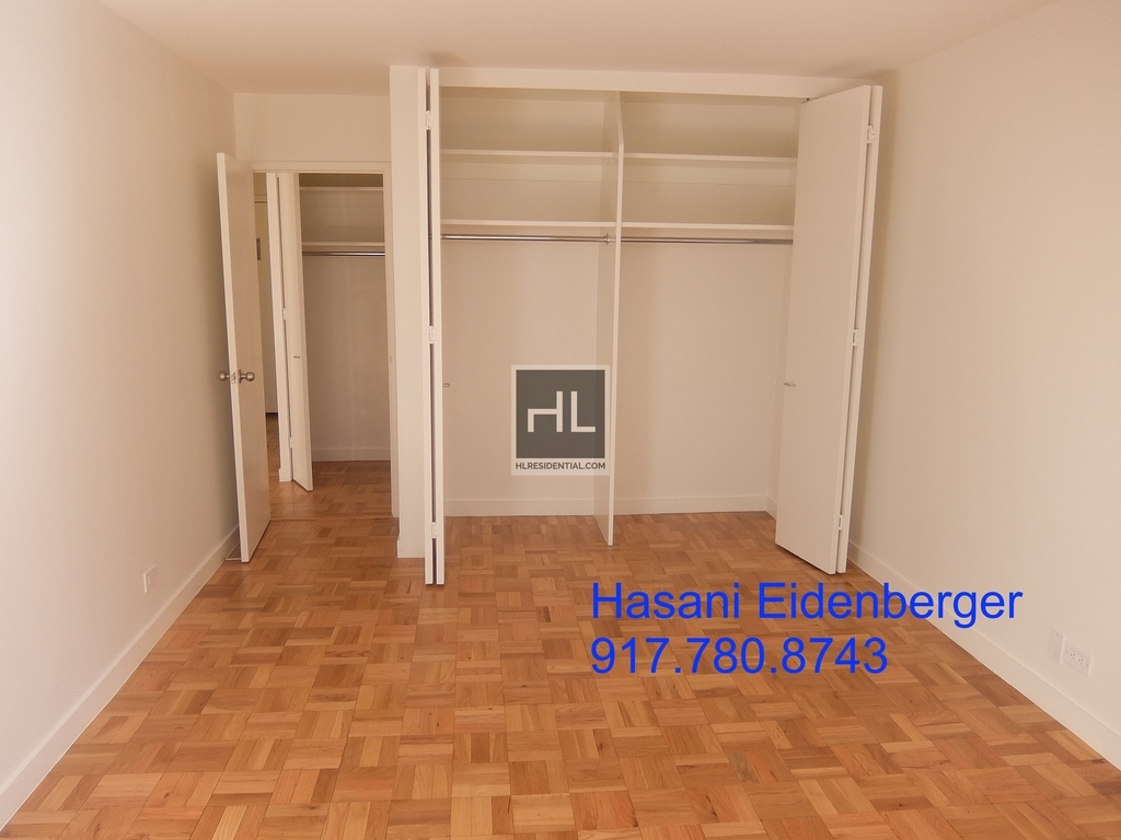 East 49 Street - Photo 0