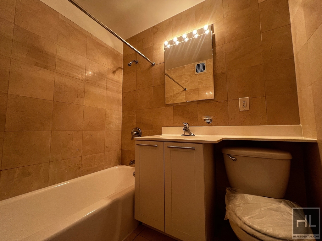 East 49 Street - Photo 2