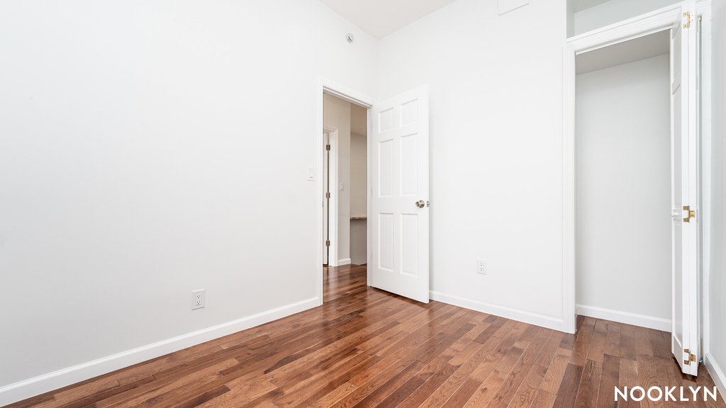 18-69 Greene Ave - Photo 9
